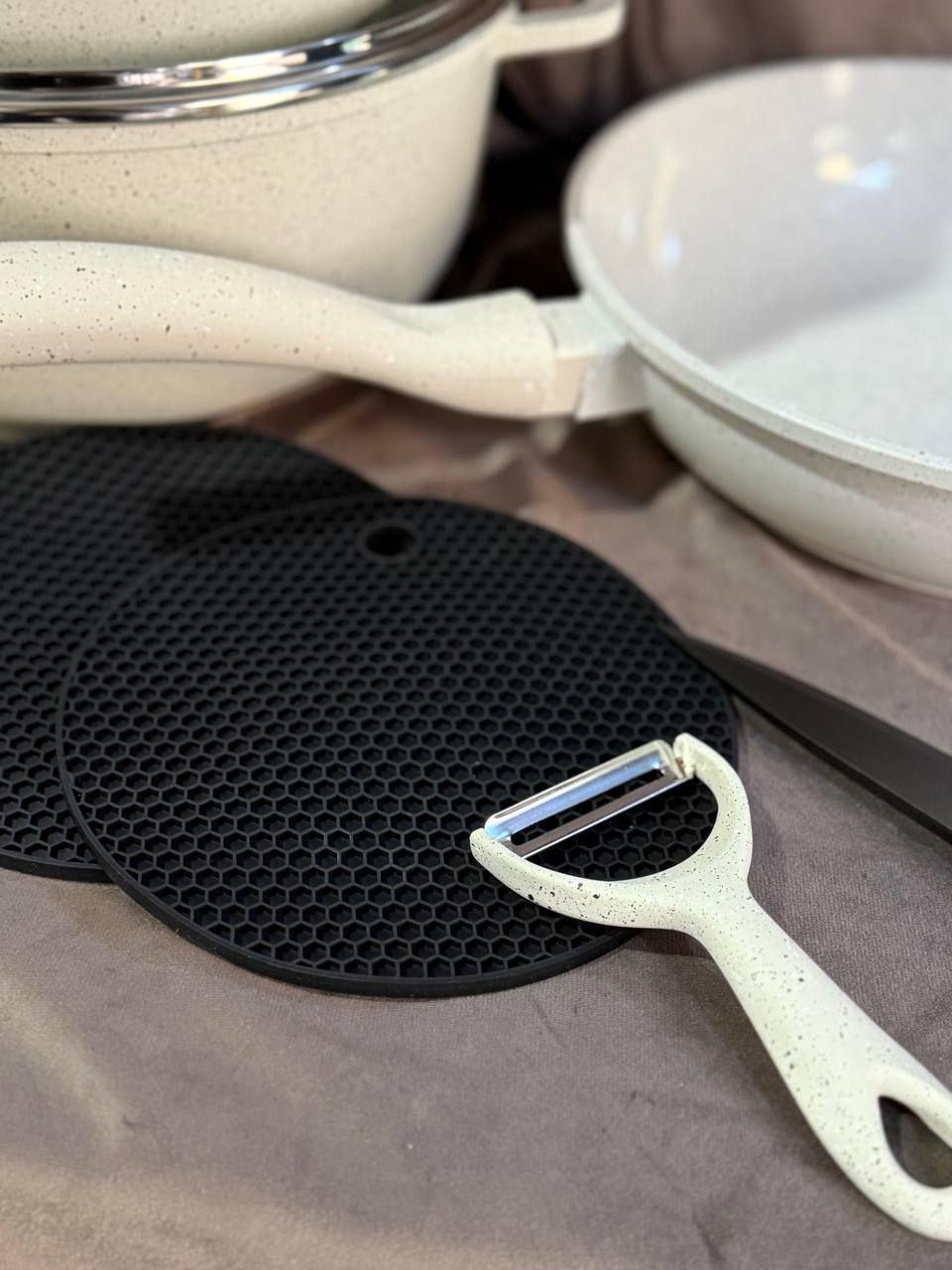 Набір кухонного посуду Edenberg EB-8185 з мармуровим антипригарним покриттям 21 предмет Бежевий (EB-8185) - фото 6 Набір кухонного посуду Edenberg EB-8185 з мармуровим антипригарним покриттям 21 предмет Бежевий (EB-8185) - фото 6