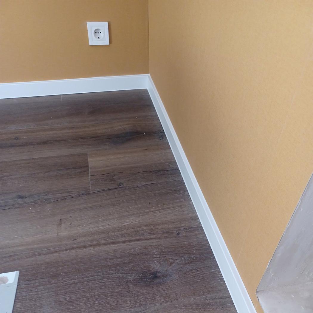 Плинтус Doellken Cubu flex life 5012 100 мм 2,5 м Молочно-белый - фото 5