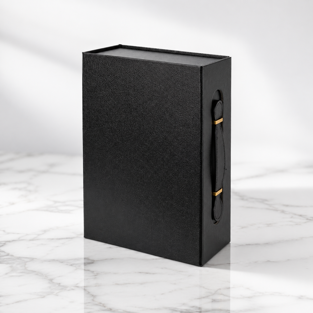 Подарочная коробка с магнитной крышкой складная с лентой 33×25×12 см матовая (7515)