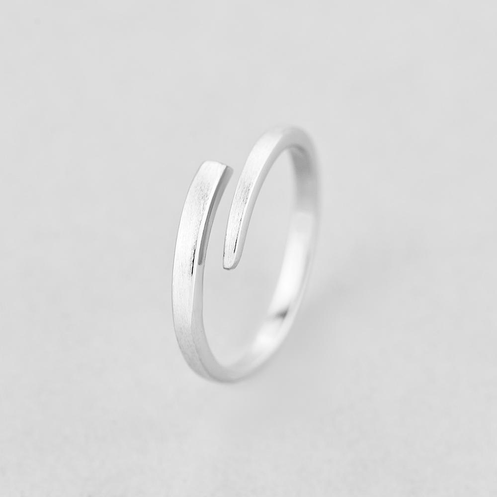 Серебряное кольцо Minimal Умиление (3561)