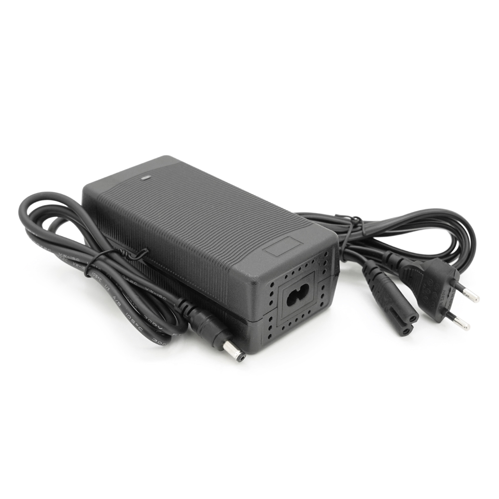 Зарядний пристрій для акумуляторів Li-ion 16,8V 4S 6A штекер 5,5х2,5мм 135x55x45 мм (YUT_V9658)