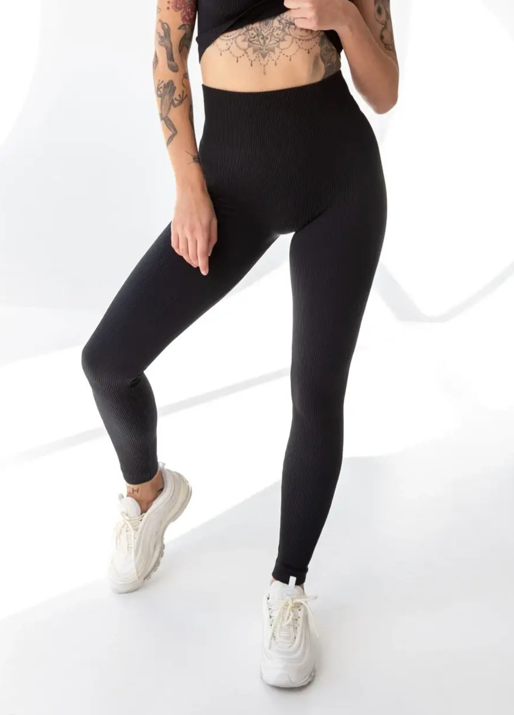 Лосины женские рубчик с пуш ап эффектом для тренировок и повседневности однотонные M Черный (70180/M)
