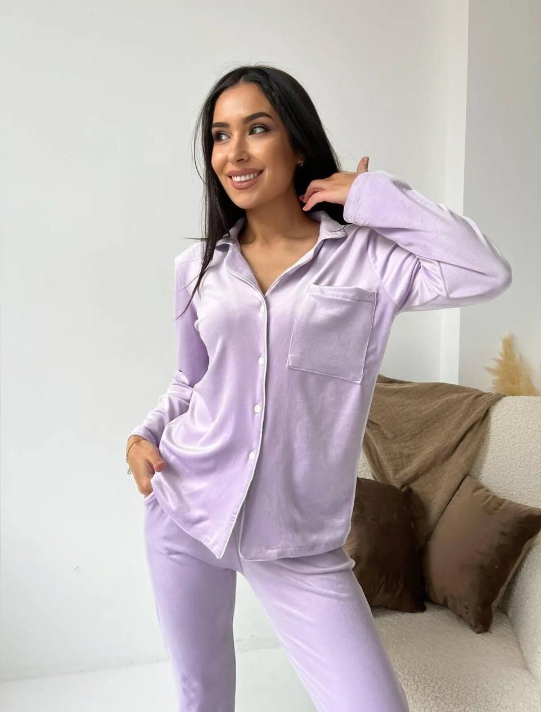 Пижама женская велюровая на пуговицах рубашка и штаны р. 44-46/М Лиловый (24084261) - фото 2 Пижама женская велюровая на пуговицах рубашка и штаны р. 44-46/М Лиловый (24084261) - фото 2