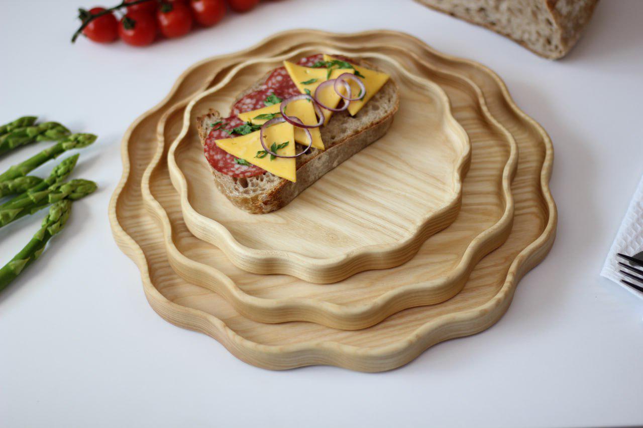 Набор тарелок из натурального дерева 3 шт. Ясень (WDB-36.4.1) Набор тарелок из натурального дерева 3 шт. Ясень (WDB-36.4.1)