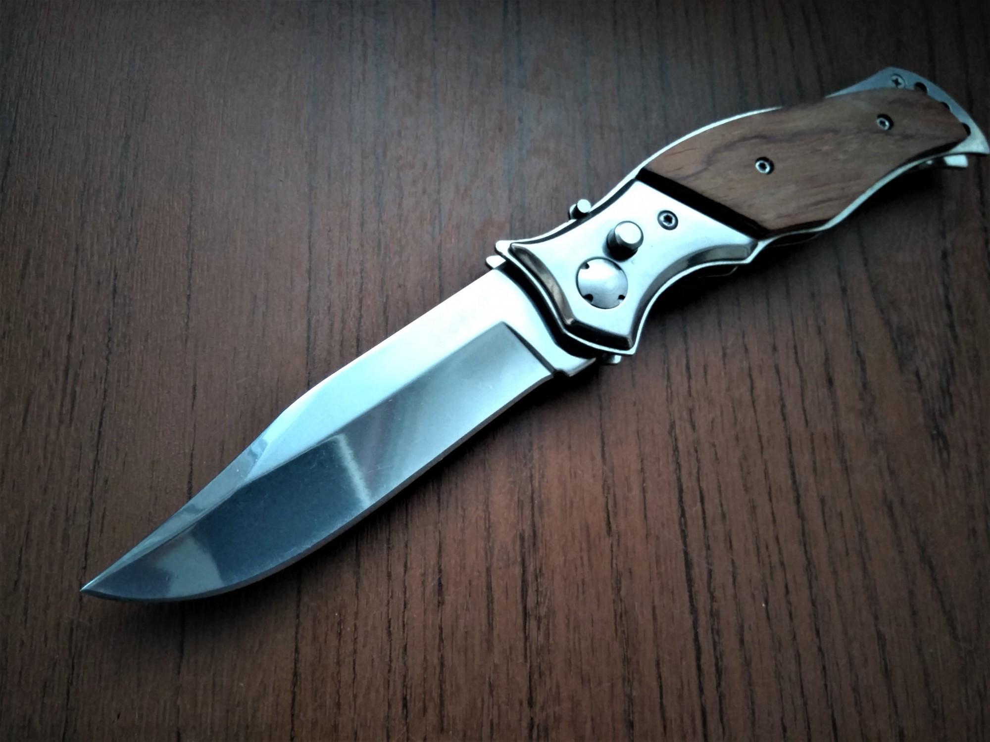 Нож выкидной на кнопке с деревянной рукояткой (DS58) - фото 2 Нож выкидной на кнопке с деревянной рукояткой (DS58) - фото 2