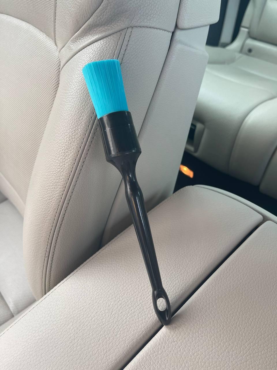 Кисточка щетка для детейлинга CarLuxe с искусственным жестким ворсом 22,5 см Кисточка щетка для детейлинга CarLuxe с искусственным жестким ворсом 22,5 см