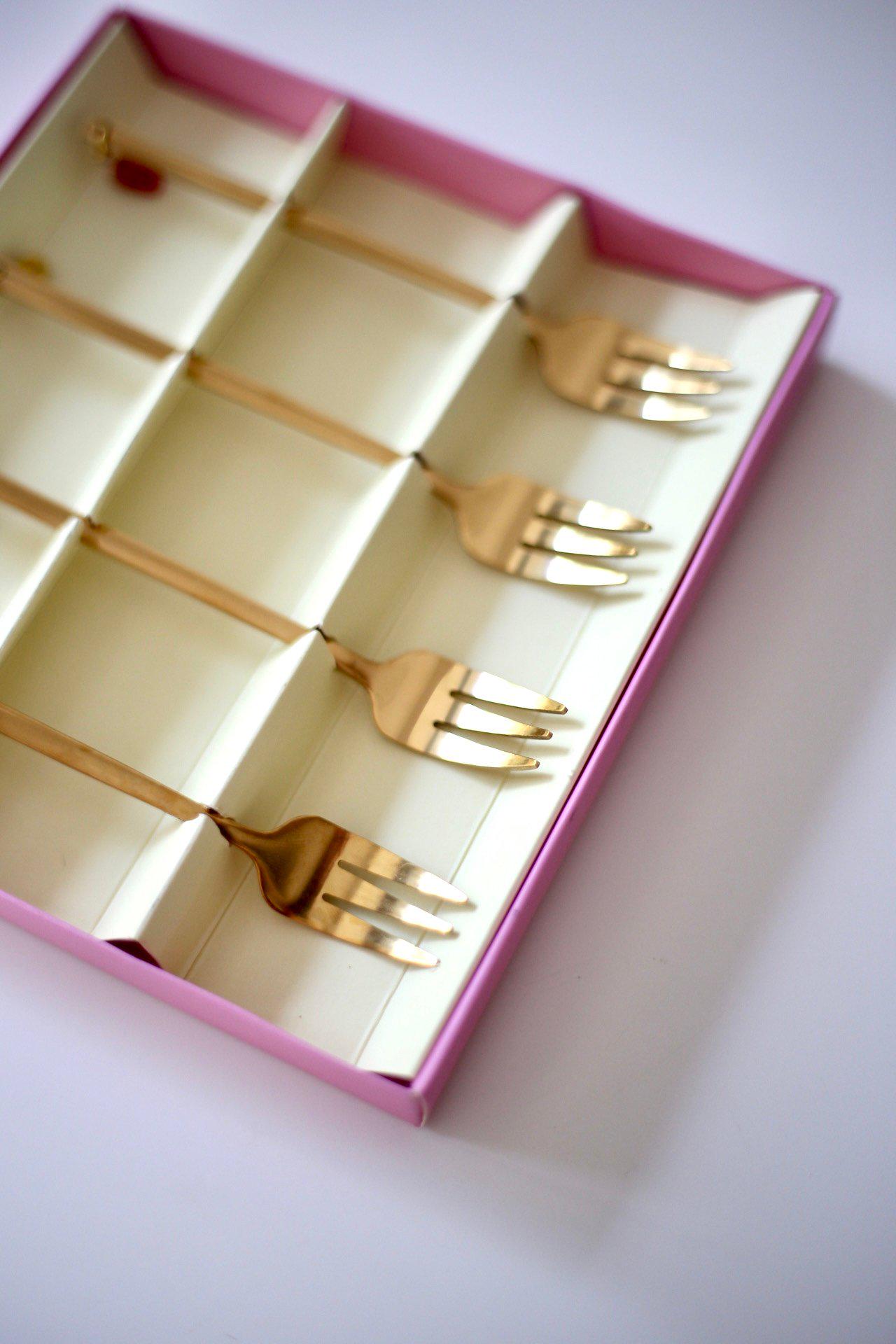 Набор десертных вилок с подвесками 4 пр. Золотистый (00000010191) - фото 2 Набор десертных вилок с подвесками 4 пр. Золотистый (00000010191) - фото 2