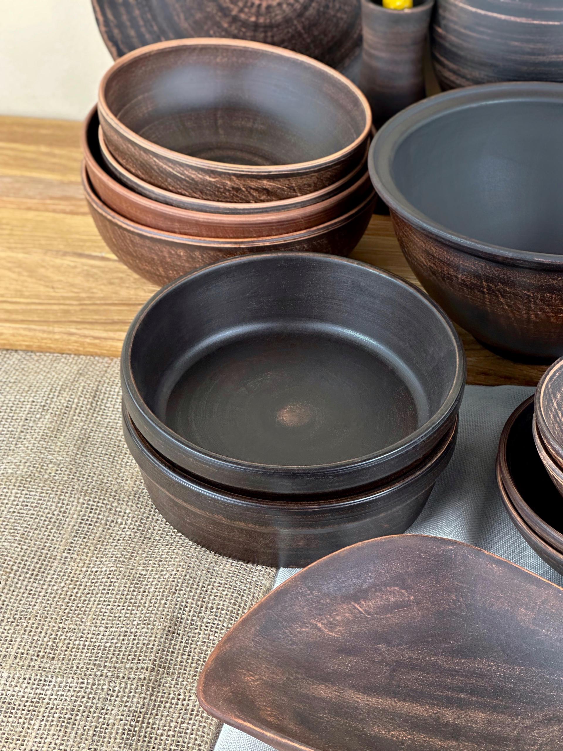 Набор керамической глиняной посуды Рождественский Двенадцать блюд большой гладкий (3129-6) - фото 4 Набор керамической глиняной посуды Рождественский Двенадцать блюд большой гладкий (3129-6) - фото 4