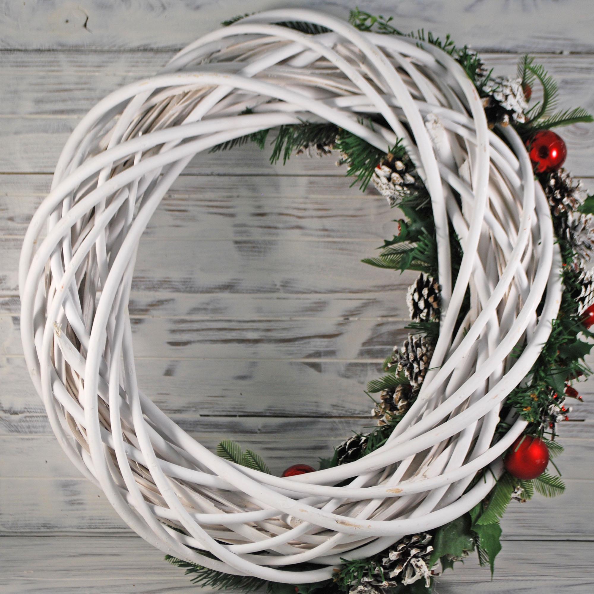 Венок новогодний 37 см Красный/Белый/Зеленый (4781956) - фото 4 Венок новогодний 37 см Красный/Белый/Зеленый (4781956) - фото 4