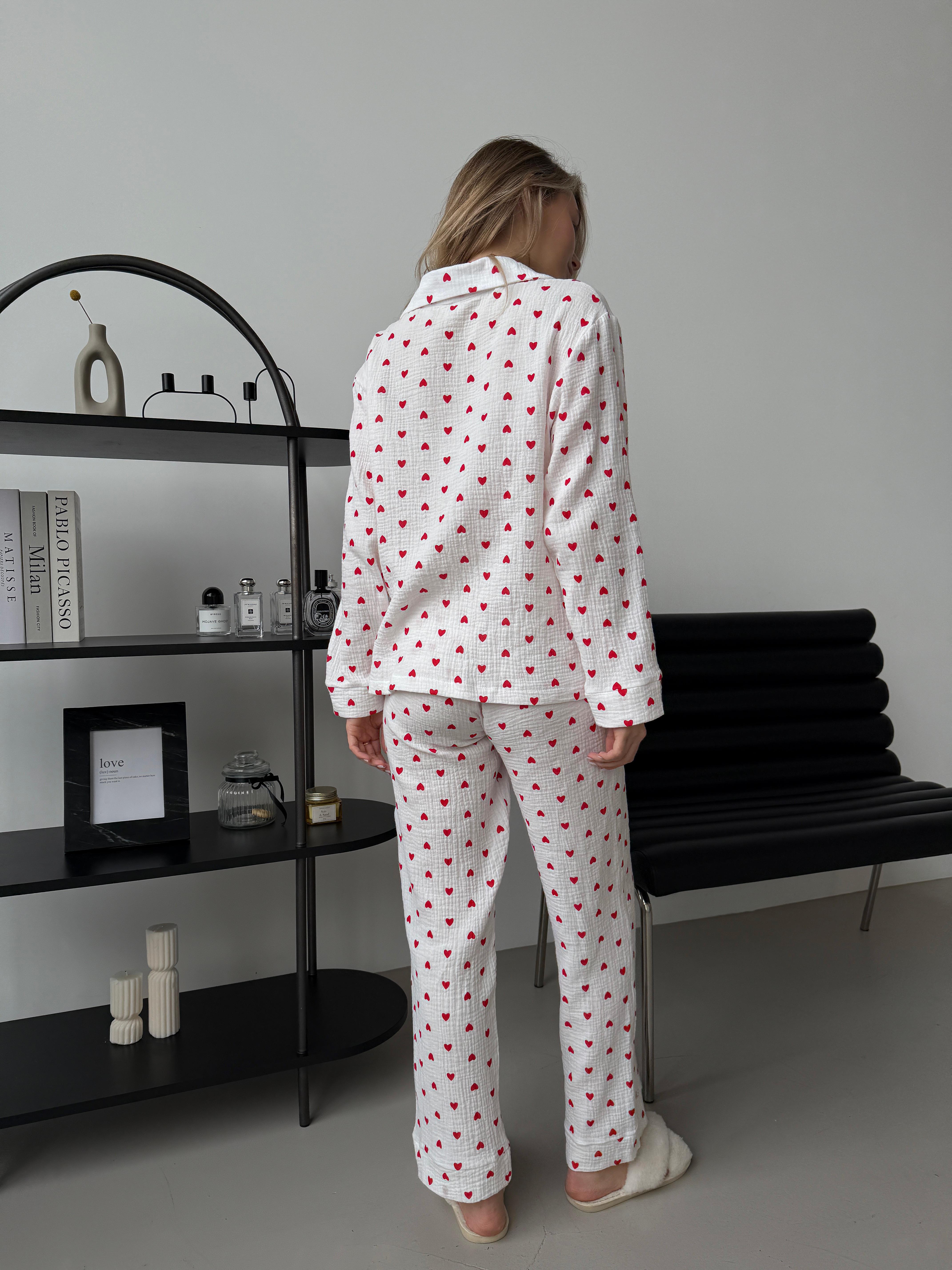Пижама женская из муслина Красные сердечки брюки/рубашка XL (M252P) - фото 3 Пижама женская из муслина Красные сердечки брюки/рубашка XL (M252P) - фото 3