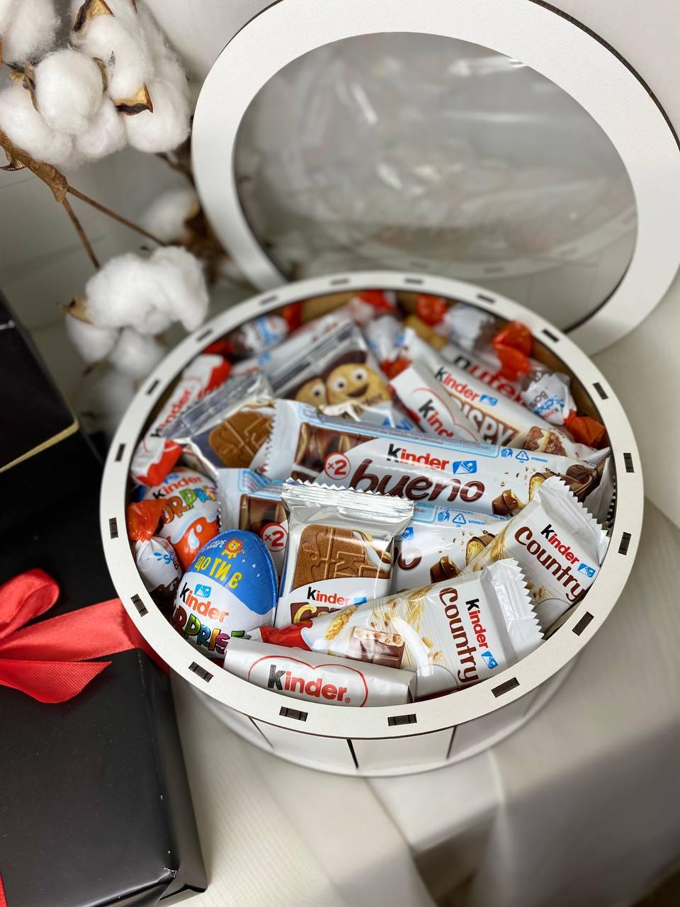 Подарочный набор со сладостями Киндер (32477544)