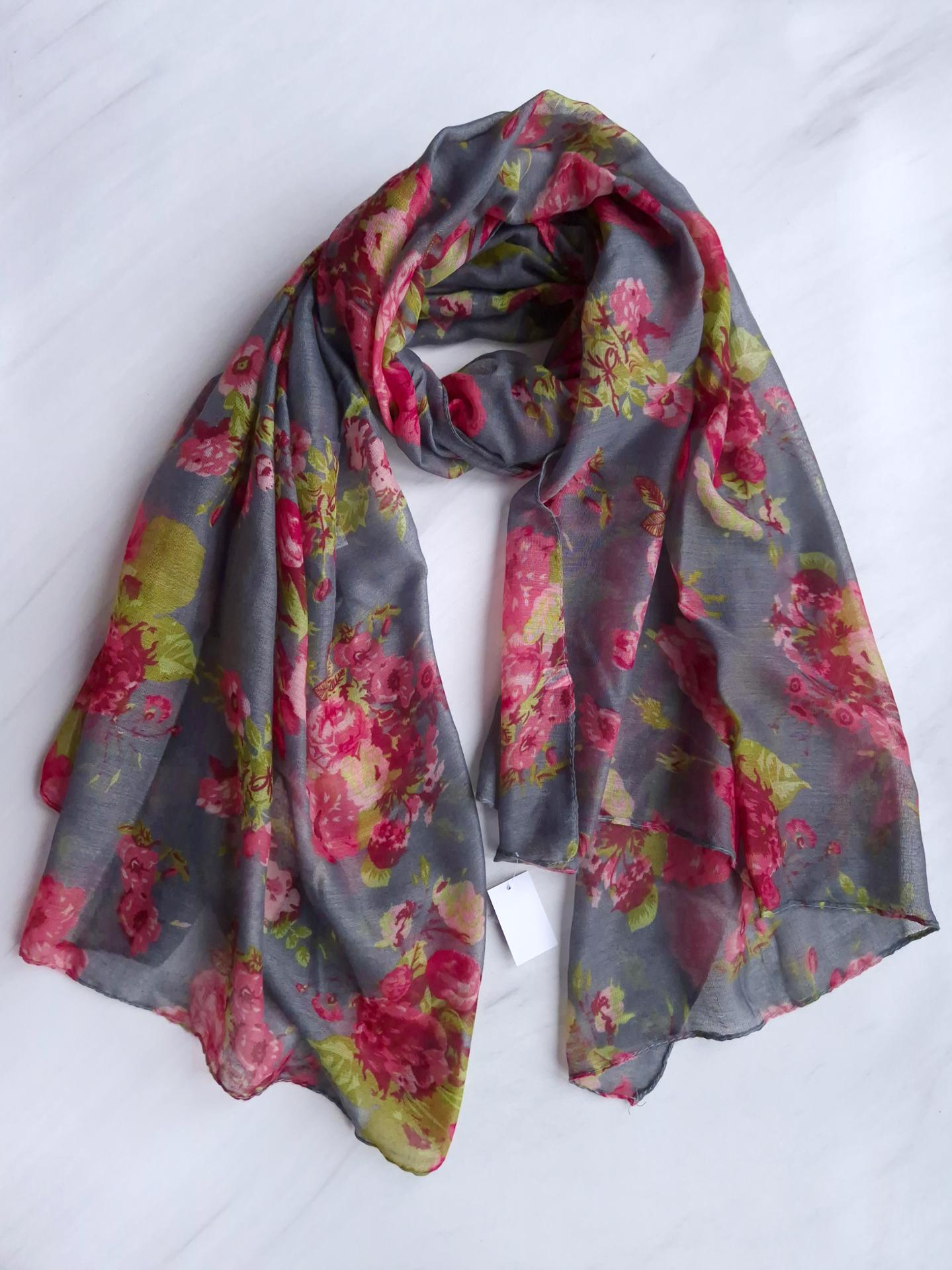 Шарф-палантин жіночий в червоні квіти весна-осінь 180х100 см Сірий (14973)