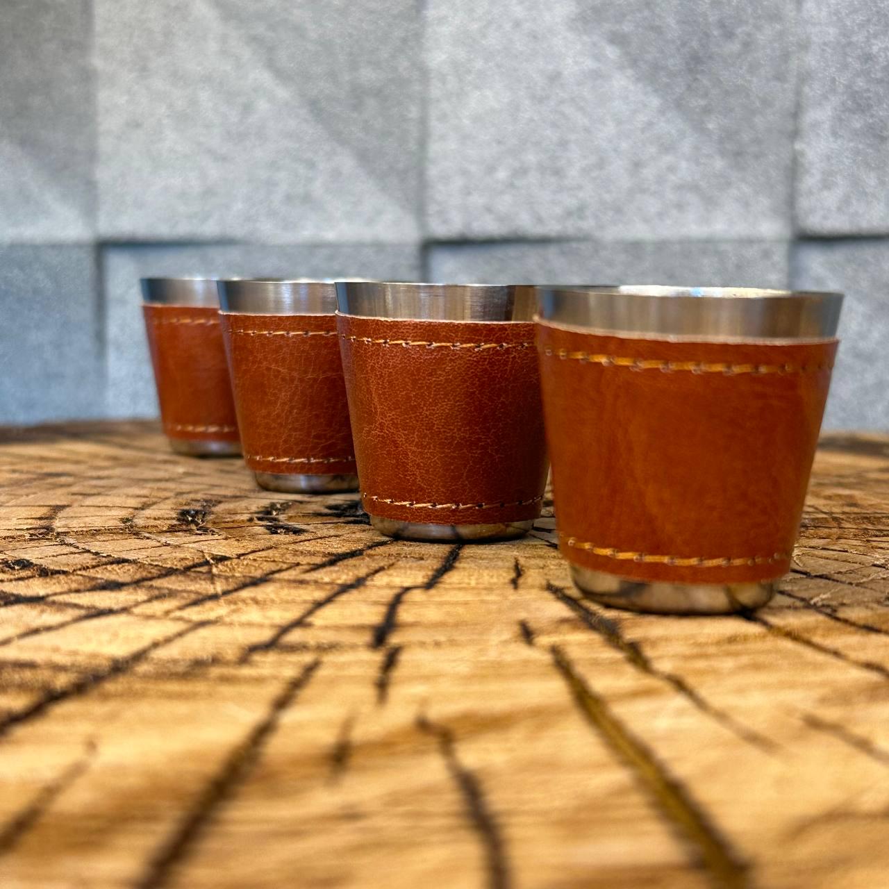 Набор фляга для алкоголя и 4 рюмки в подарочной коробке (61044) - фото 2 Набор фляга для алкоголя и 4 рюмки в подарочной коробке (61044) - фото 2