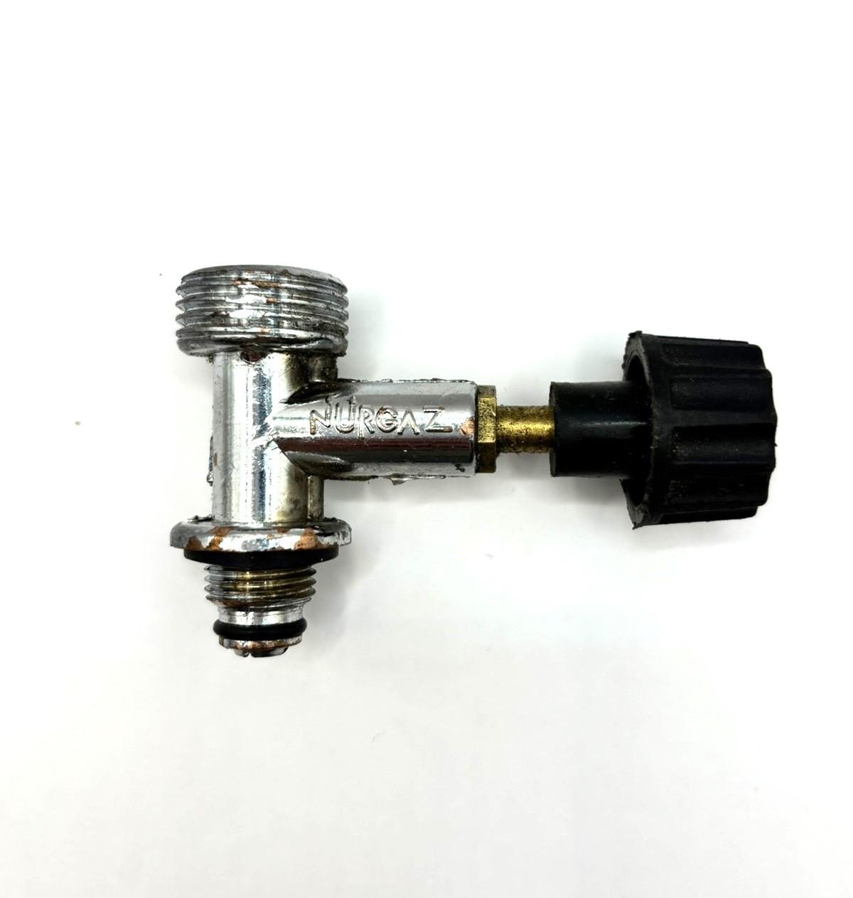 Переходник вентиль Nurgaz латунный для заправки газовых баллонов с клапаном 14 мм (807)