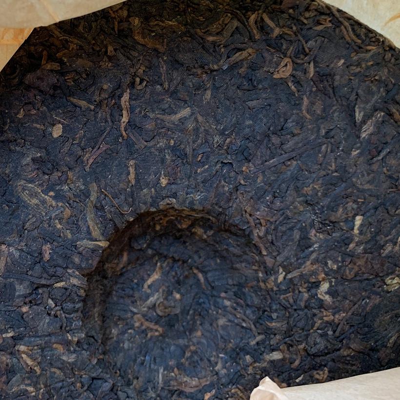 Чай Шу пуэр Золотой Павлин 2017 года блин 357 г - фото 3 Чай Шу пуэр Золотой Павлин 2017 года блин 357 г - фото 3