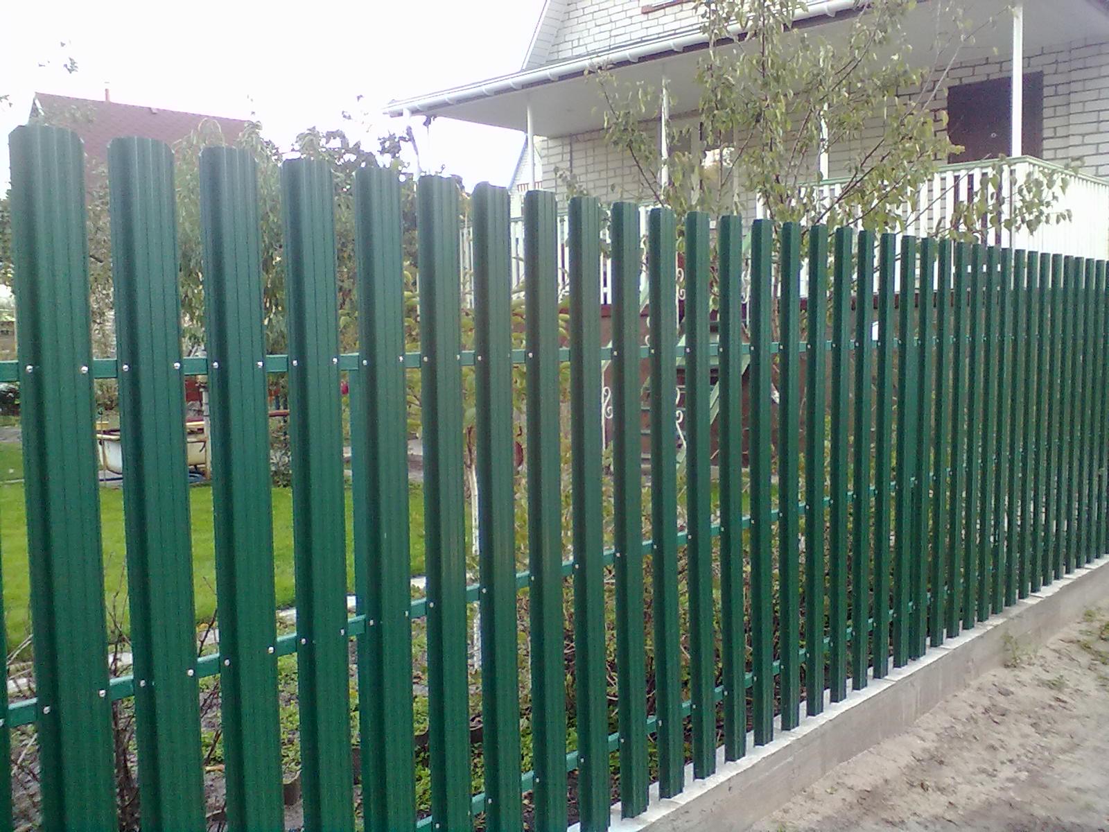 Евроштакетник металлический1,8 м 0,45 мм матовый RAL 6020 Зеленый (sh-31372/1) - фото 2 Евроштакетник металлический1,8 м 0,45 мм матовый RAL 6020 Зеленый (sh-31372/1) - фото 2