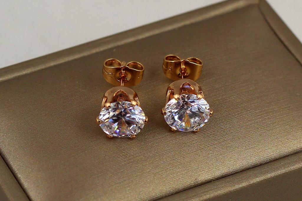 Серьги Xuping Jewelry гвоздики 9 мм оправа корона Золотистый (34315783)