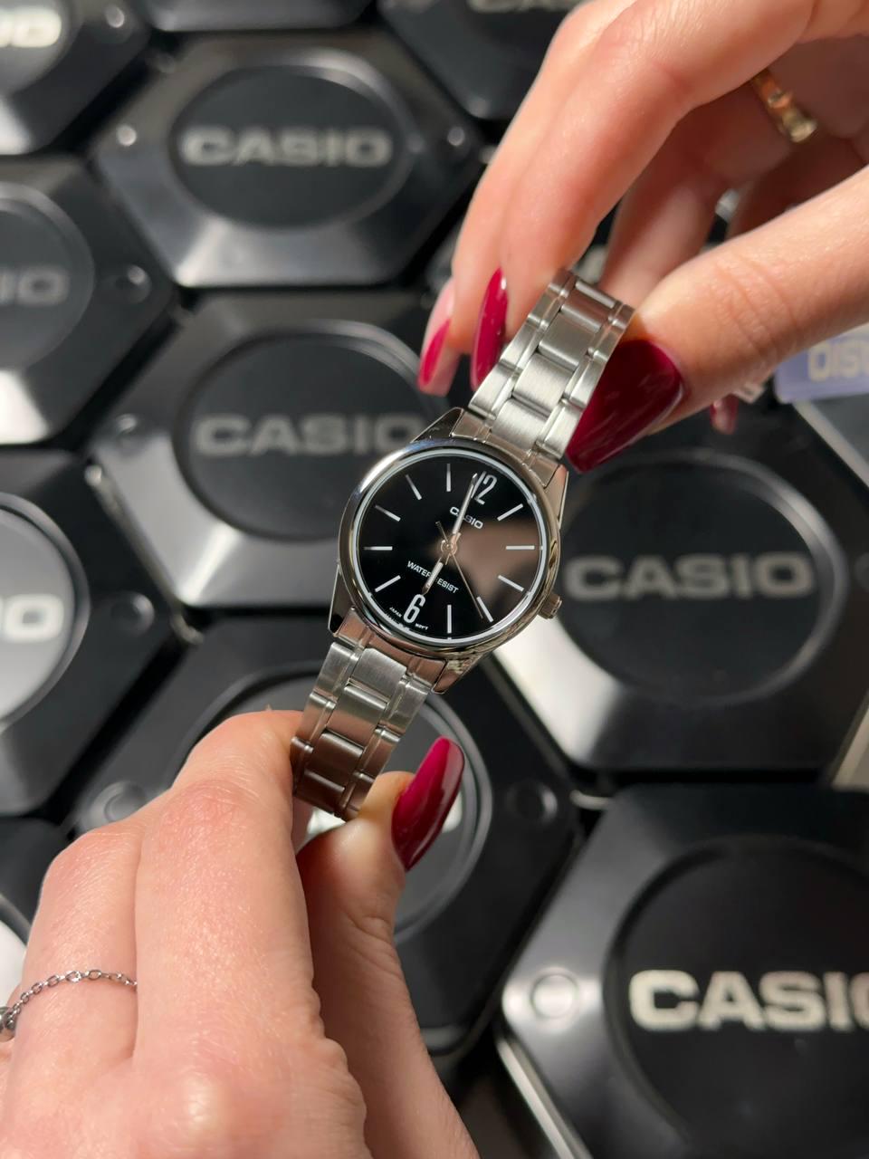 Годинник жіночий Casio LTP-V005D-1B (1141-0004) - фото 8 Годинник жіночий Casio LTP-V005D-1B (1141-0004) - фото 8