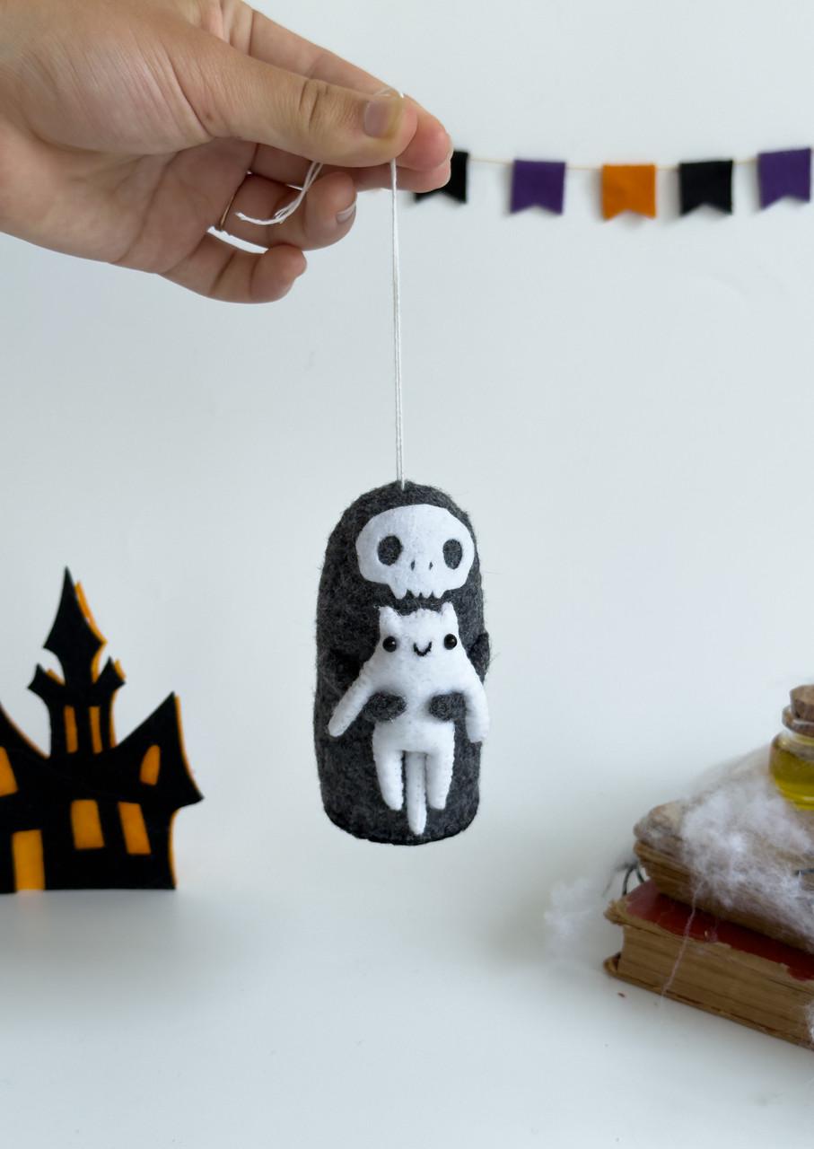 Игрушка фетровая Жнец с котом (29528518) - фото 4 Игрушка фетровая Жнец с котом (29528518) - фото 4