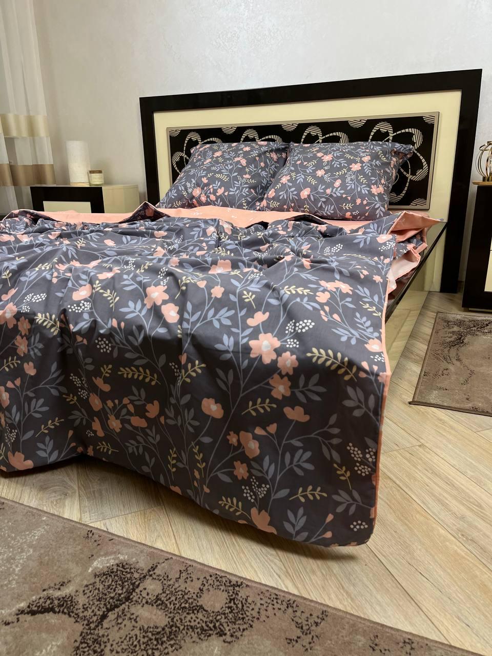 Комплект постільної білизни Квіти Сюзана 150х220 см бавовняний 50х70 см Синій/Персиковий