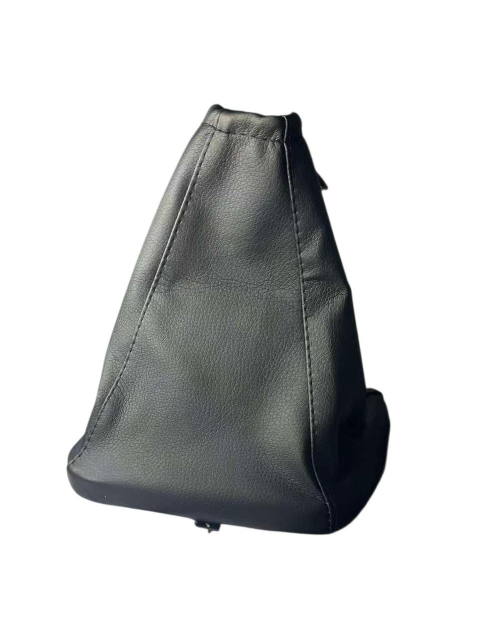 Чехол КПП кожаный с рамкой ВАЗ 2110 черный