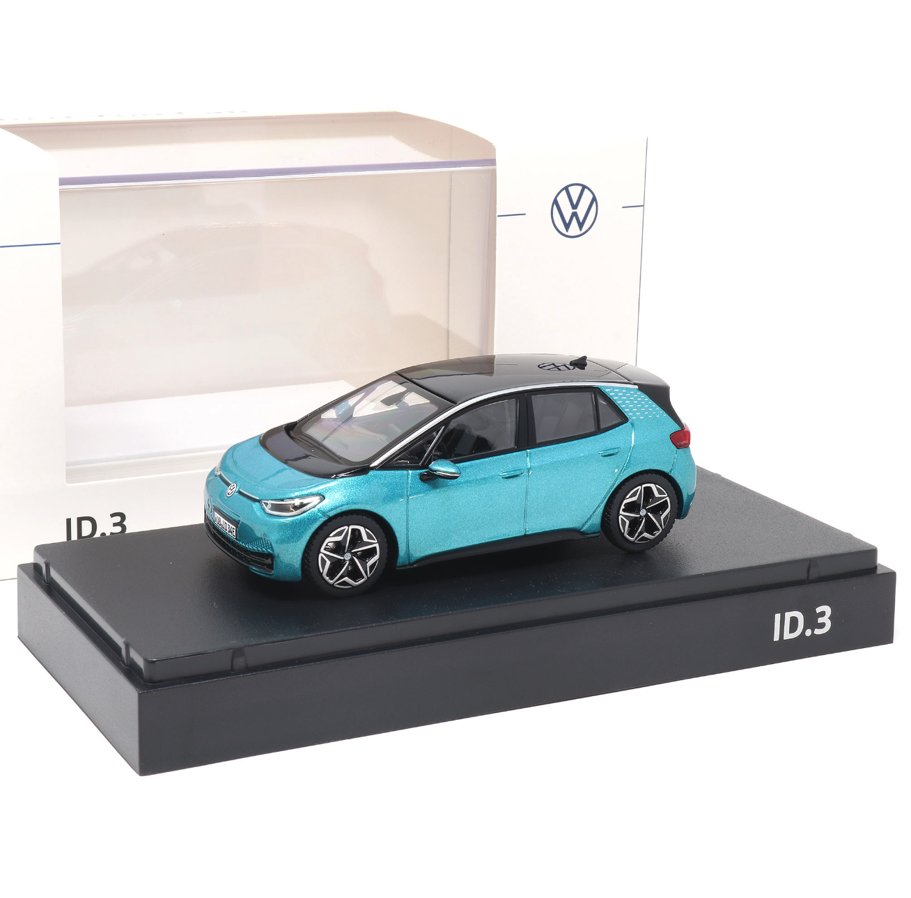 Модель автомобиля 1:43 Volkswagen ID.3 Turquoise Metallic (10A099300C6L) Модель автомобиля 1:43 Volkswagen ID.3 Turquoise Metallic (10A099300C6L)
