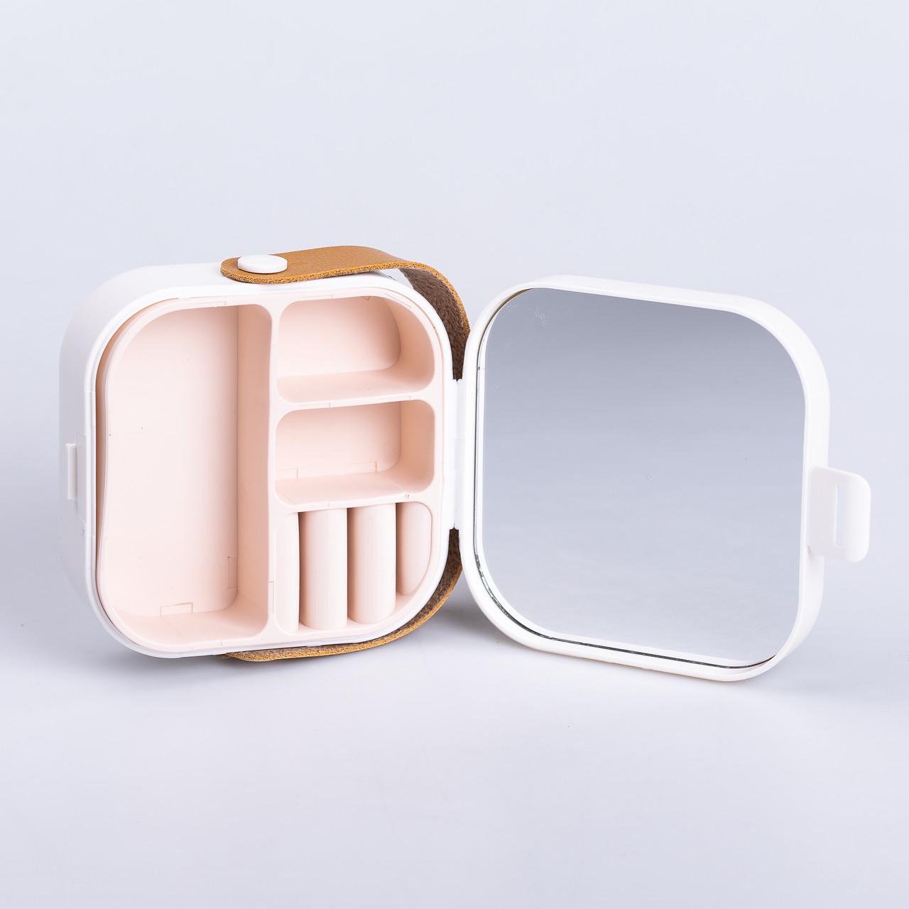 Шкатулка для украшений мини для ювелирных изделий 9x9x3,8 см (6702)