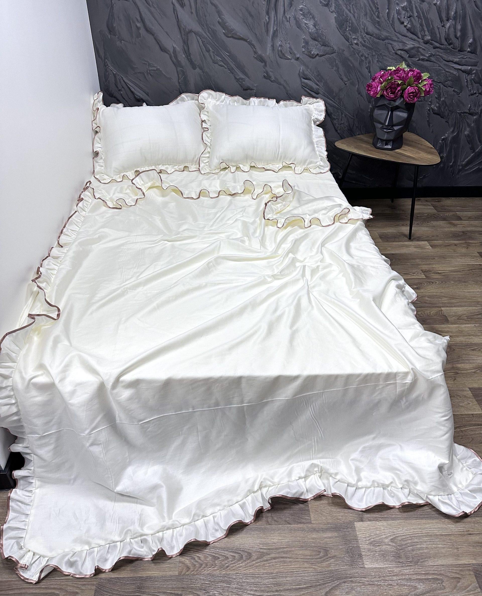 Комплект постельного белья с рюшами Comfort Home Volan полуторный