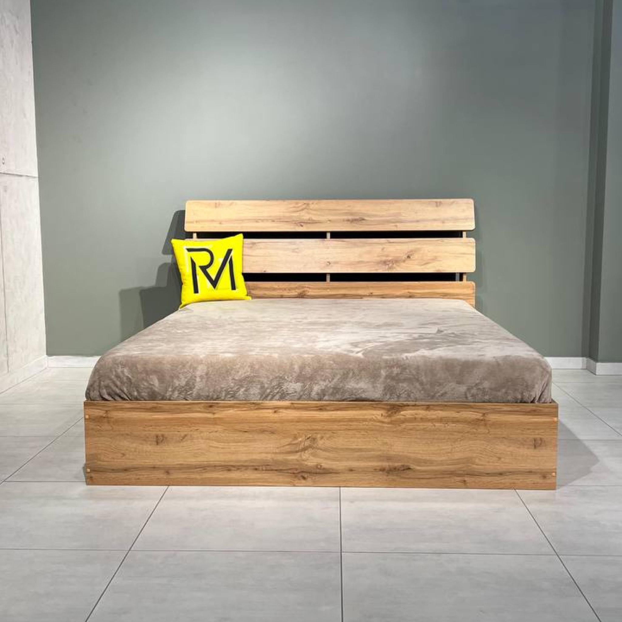 Кровать двуспальная из ДСП Taho 190х218х102 см изгибом (000050095)