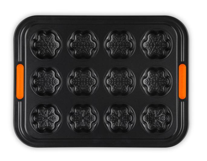 Форма для мафинов Le Creuset Снежинки 40х30х3,3 см (46016000010000)