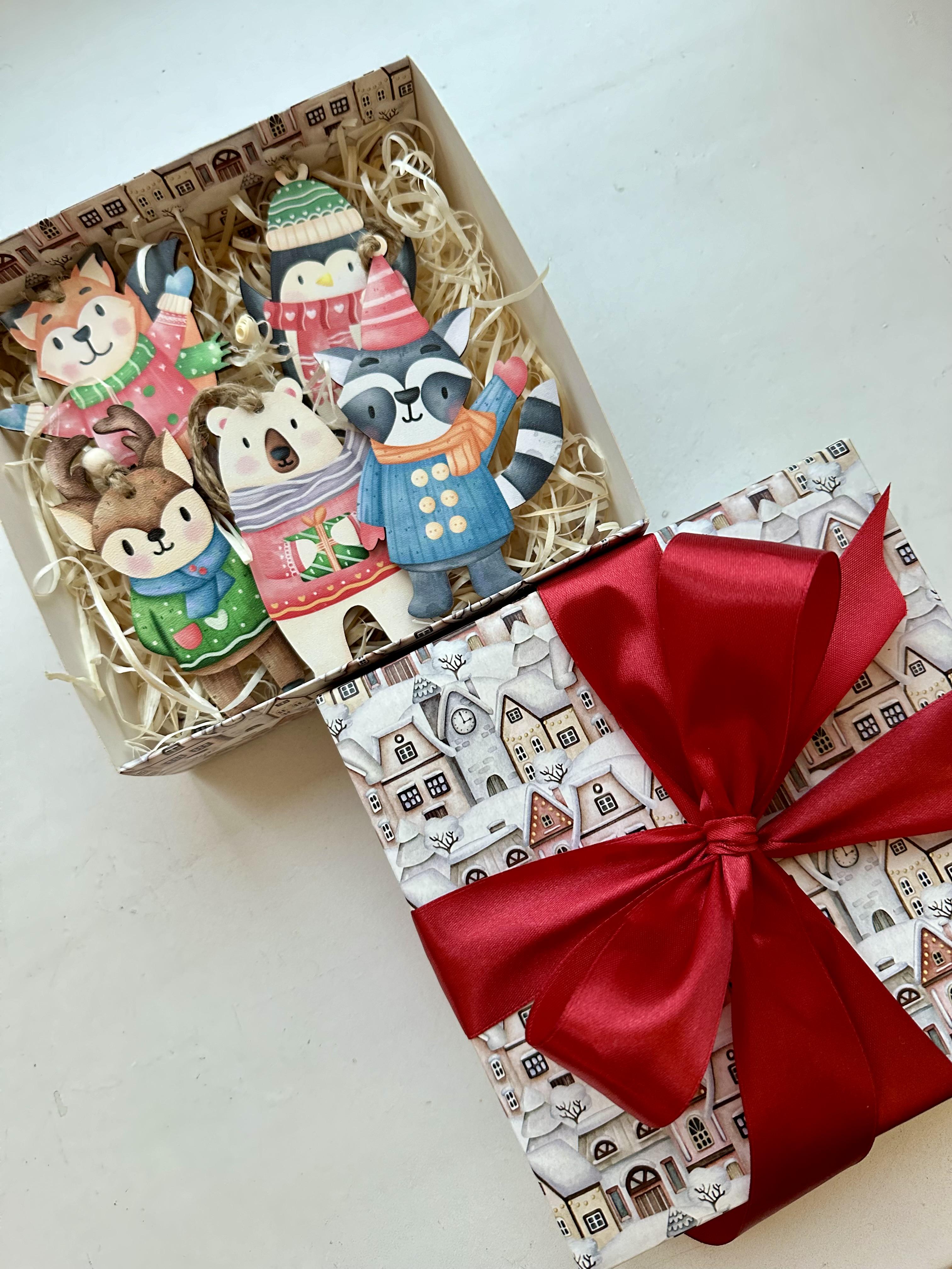 Набір подарунковий з іграшками деревʼяними новорічними 5 шт. - фото 10 Набір подарунковий з іграшками деревʼяними новорічними 5 шт. - фото 10