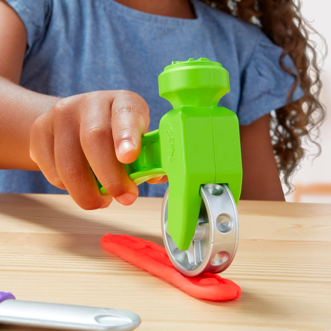 Набір для ліплення Play-Doh Hasbro верстат з інструментами для штампування та розпилювання (F9141) - фото 9