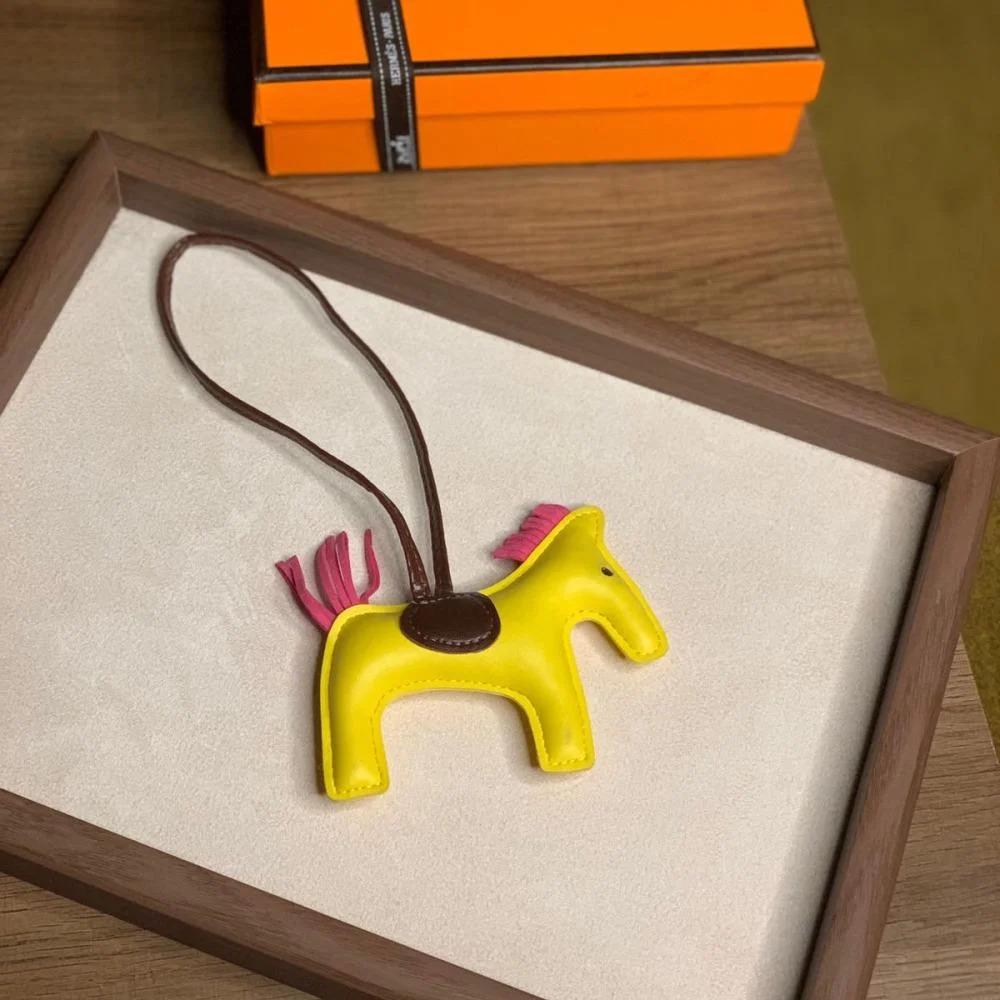 Брелок-підвіска в стилі Hermes Поні на сумку/рюкзак в авто - фото 3