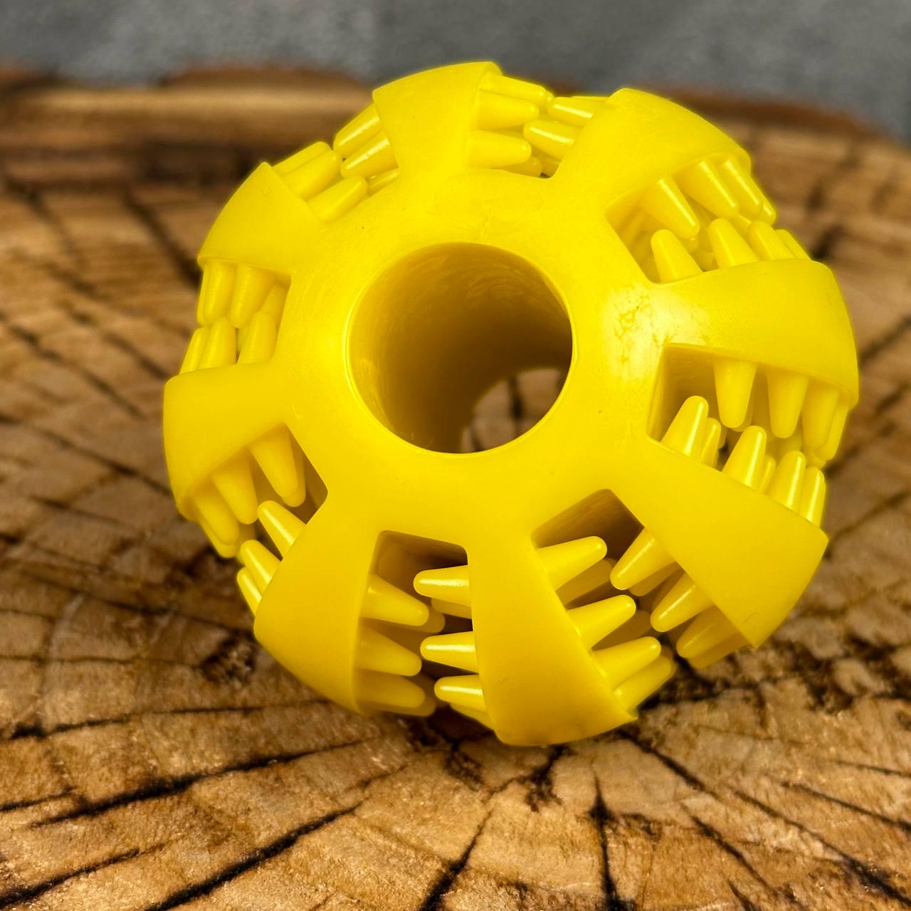 Мячик для собак Trixie Denta Fun каучуковый для чистки зубов 70 мм - фото 2 Мячик для собак Trixie Denta Fun каучуковый для чистки зубов 70 мм - фото 2