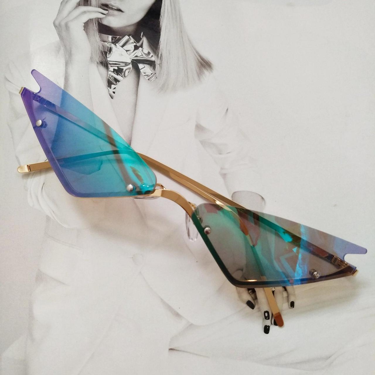 Очки солнцезащитные без оправы маленький треугольник Фиолетово-зеленый