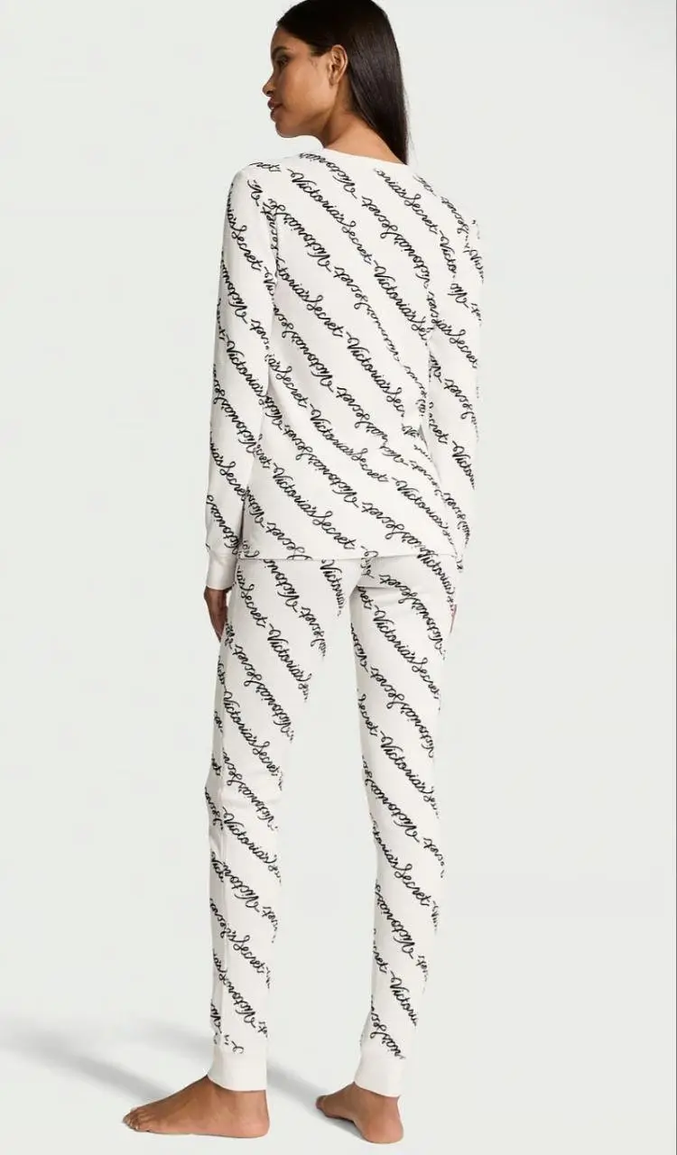 Пижама термо Victoria's Secret М Белый (26936213) - фото 2 Пижама термо Victoria's Secret М Белый (26936213) - фото 2