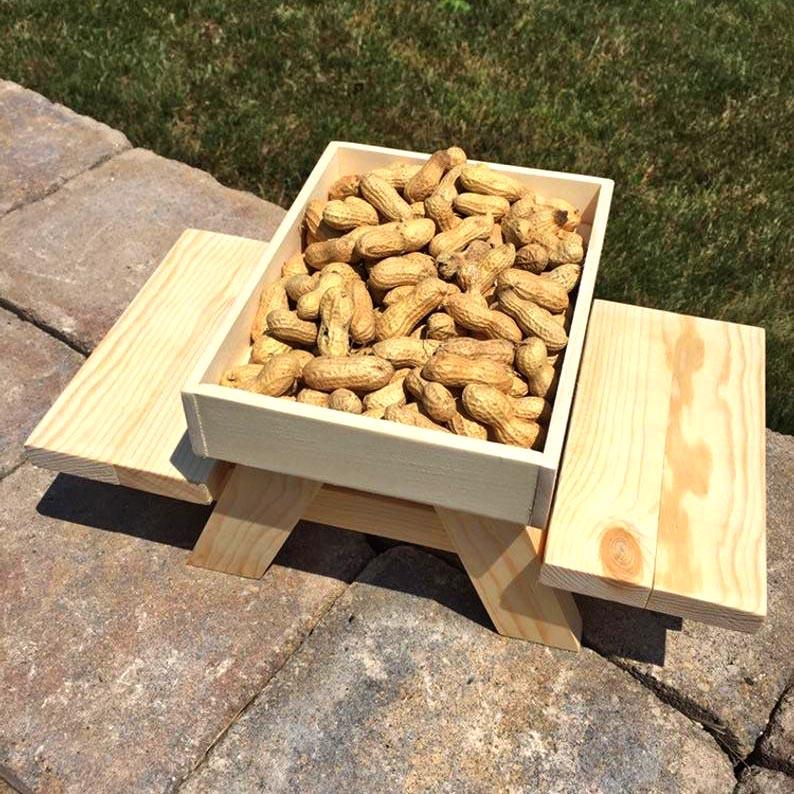 Кормушка для белок из дерева Арахис (ДДБ-000200) - фото 5 Кормушка для белок из дерева Арахис (ДДБ-000200) - фото 5