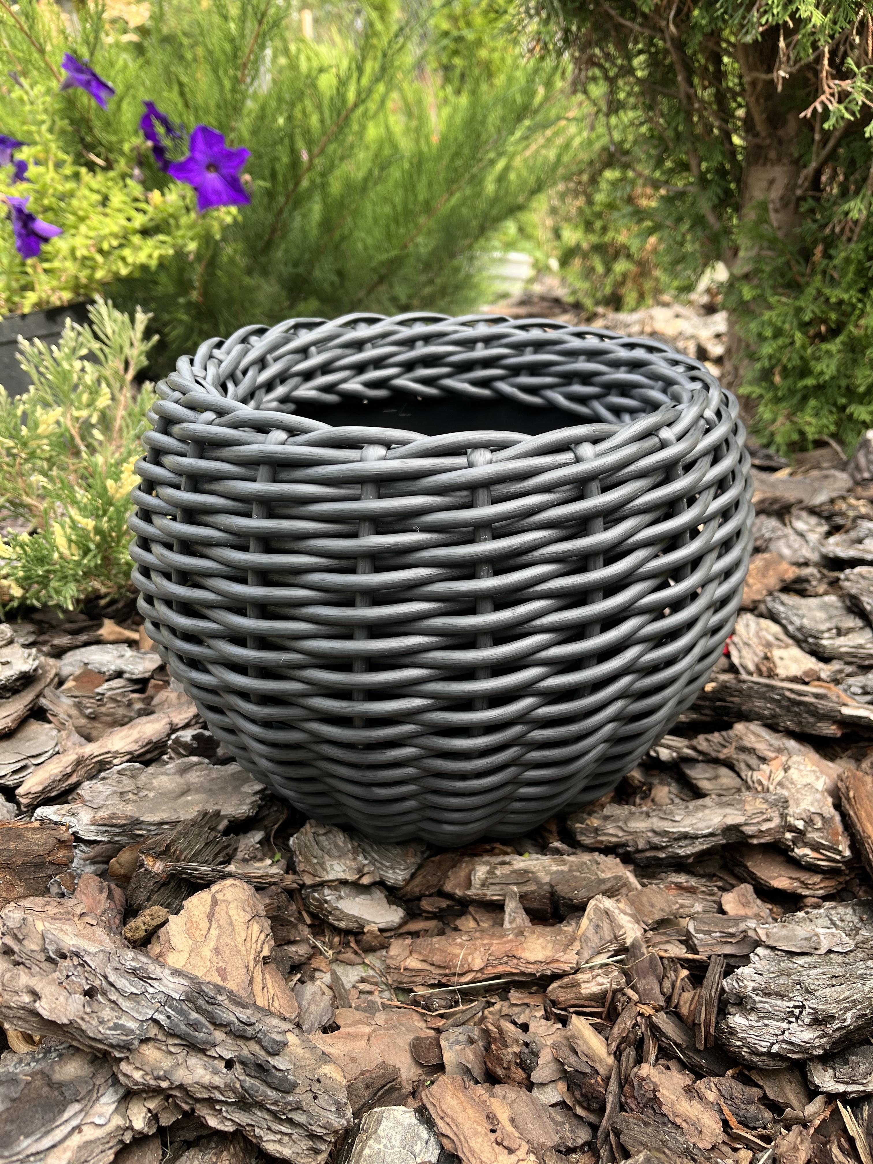 Кашпо для цветов из искусственного ротанга 5 л Графит (27922855) - фото 1