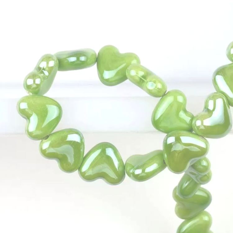 Бусины Сердце керамические горизонт. отверстие 15х13 мм 5 шт. Салатовый (КБ1315с11)