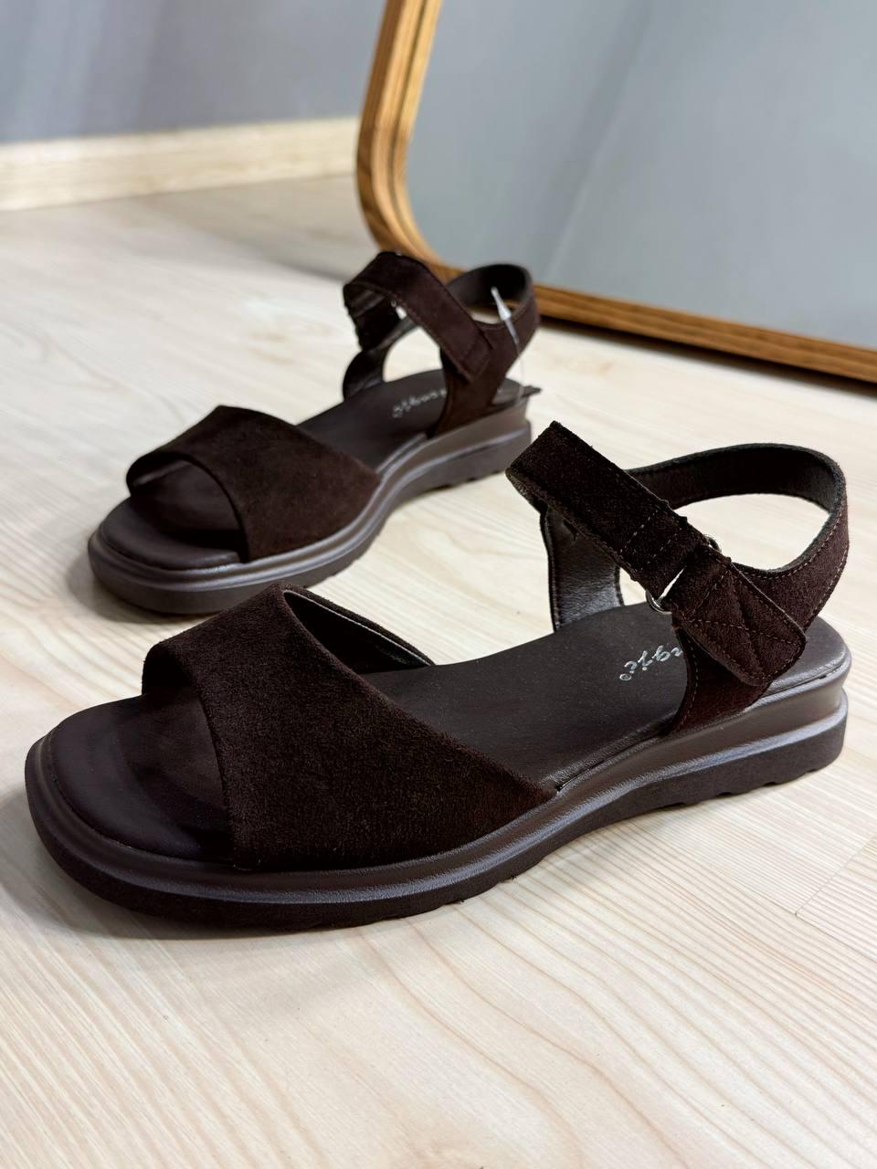 Сандали женские Hengji 162-8 замшевые на липучке р. 39 Коричневый (6990) Сандали женские Hengji 162-8 замшевые на липучке р. 39 Коричневый (6990)