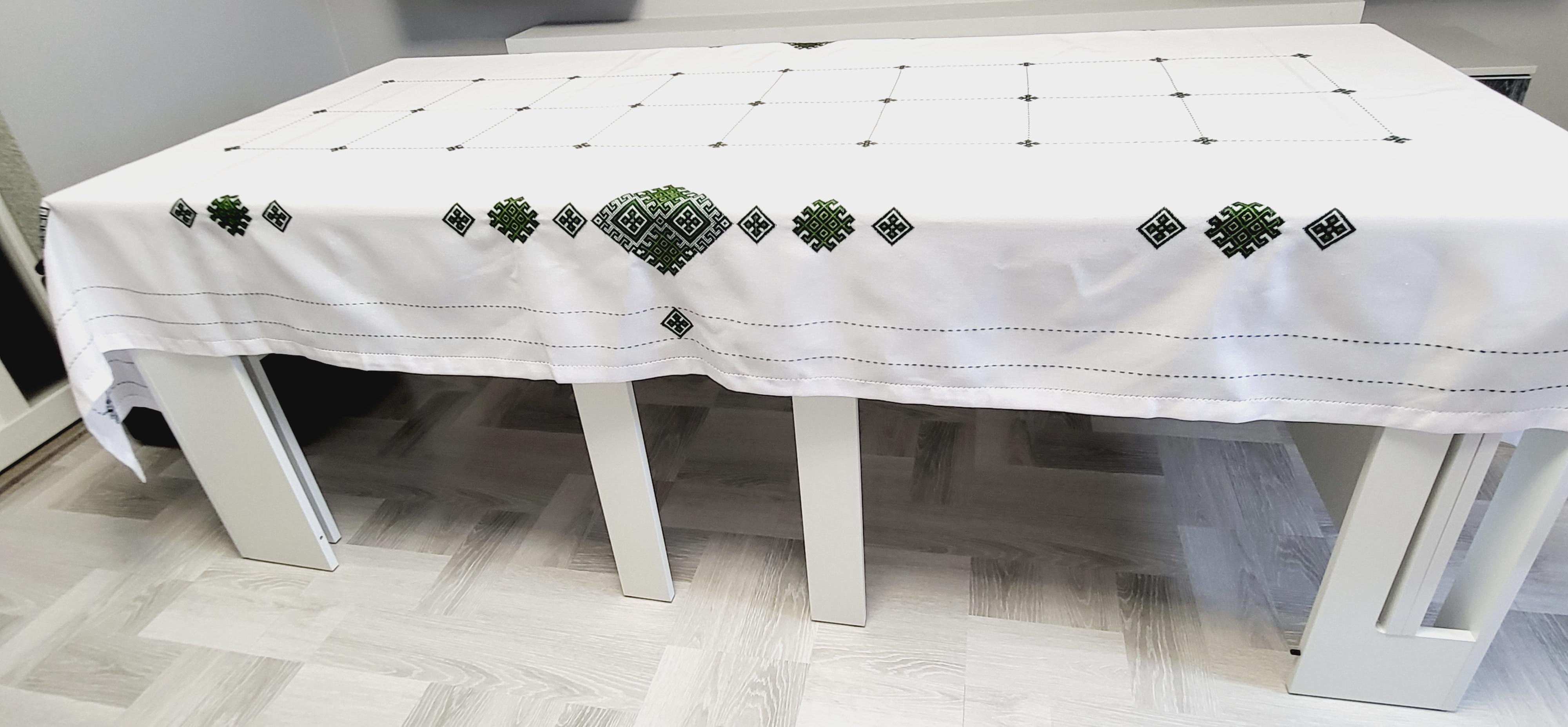 Скатертина вишита ручної роботи Смарагдова на панамі 1400x2950 мм