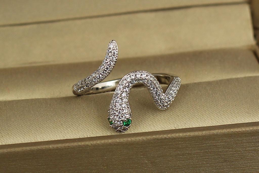 Кольцо Xuping Jewelry раздвижная змея с зелеными очками р. 16+ Серебристый (30328648) Кольцо Xuping Jewelry раздвижная змея с зелеными очками р. 16+ Серебристый (30328648)
