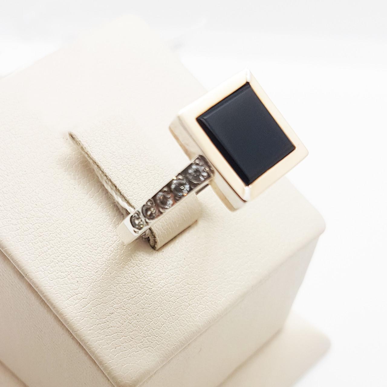 Кольцо серебряное с ониксом р. 19 3,62 г (1858543699)