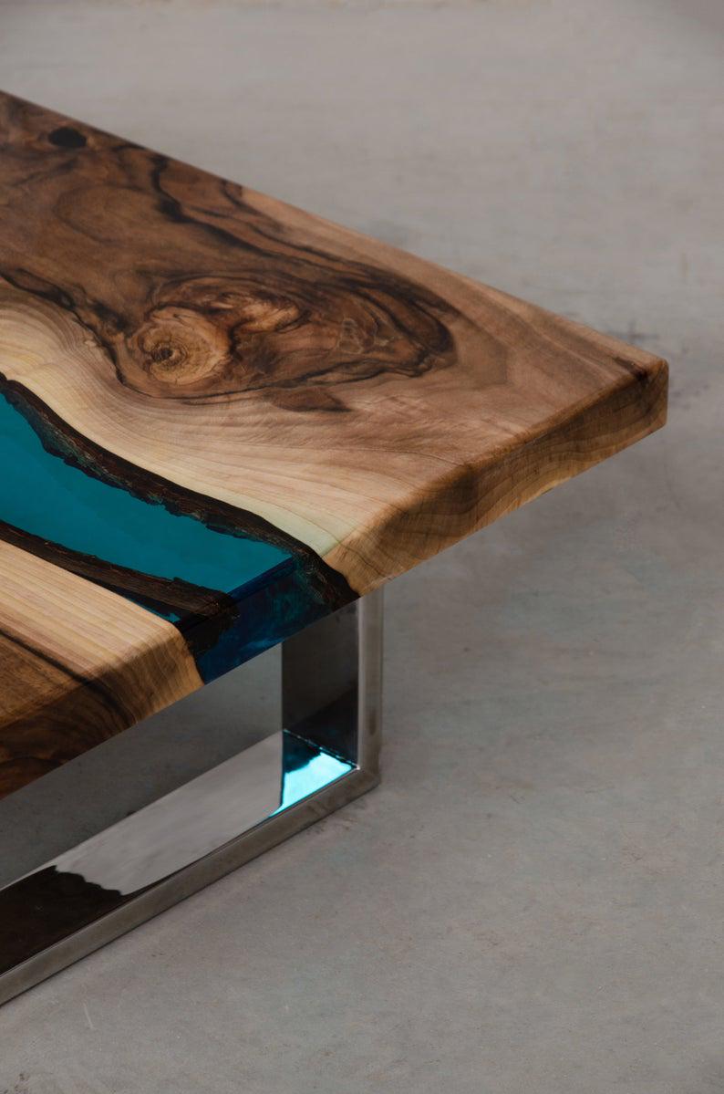 Стіл журнальний Х'юстон дизайнерський річка з прозорої синій епоксидної смоли та масиву горіха 1000х600х480 мм - фото 7 Стіл журнальний Х'юстон дизайнерський річка з прозорої синій епоксидної смоли та масиву горіха 1000х600х480 мм - фото 7