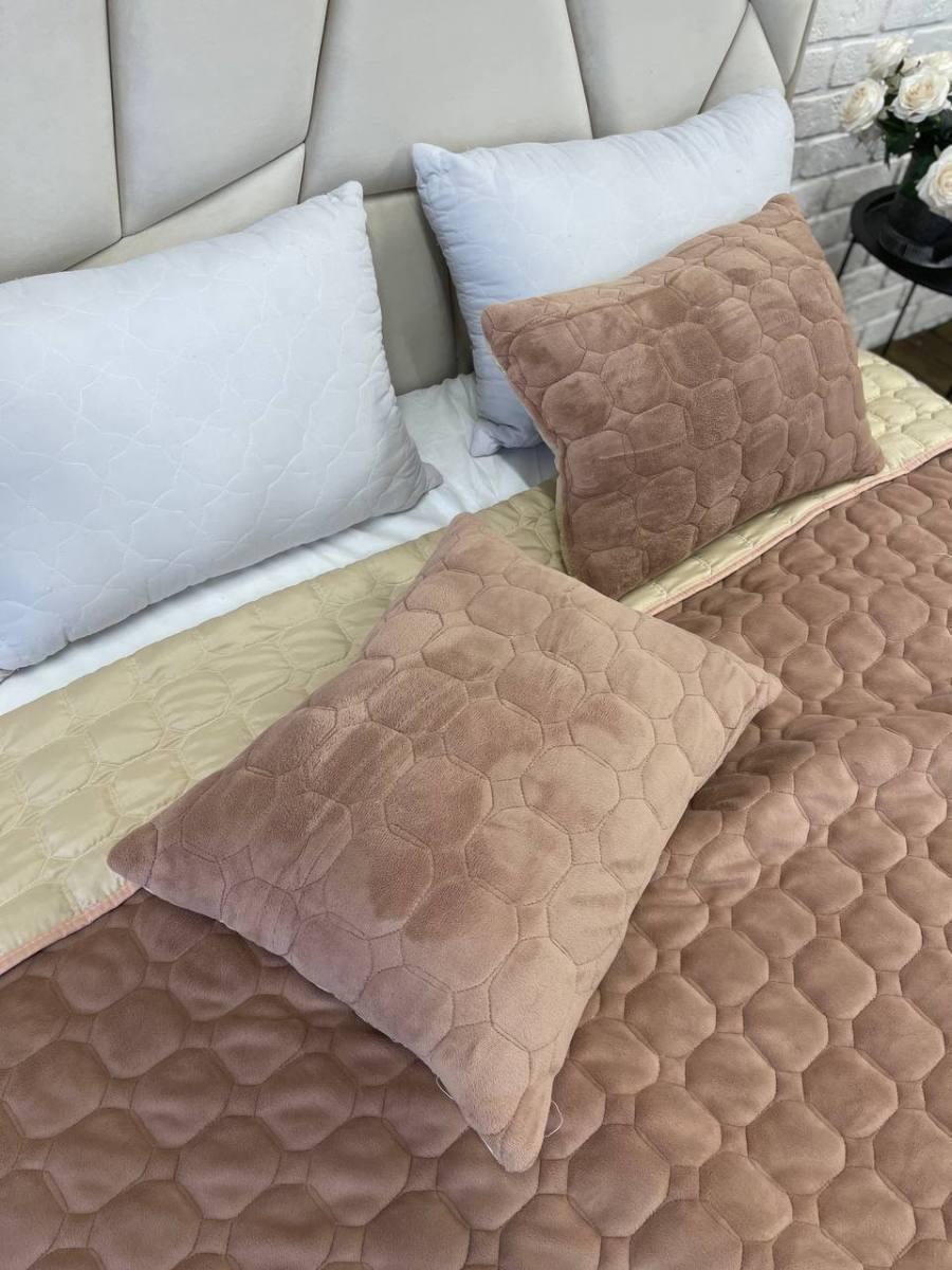 Покривало двостороннє з мікрофібри 210х230 см з подушками 2 шт. 40х60 см Коричневий (Д-cap-podush-003) - фото 2 Покривало двостороннє з мікрофібри 210х230 см з подушками 2 шт. 40х60 см Коричневий (Д-cap-podush-003) - фото 2