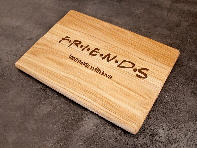 Разделочная доска WoodPresentStudio “F.R.I.E.N.D.S” 20х30 см