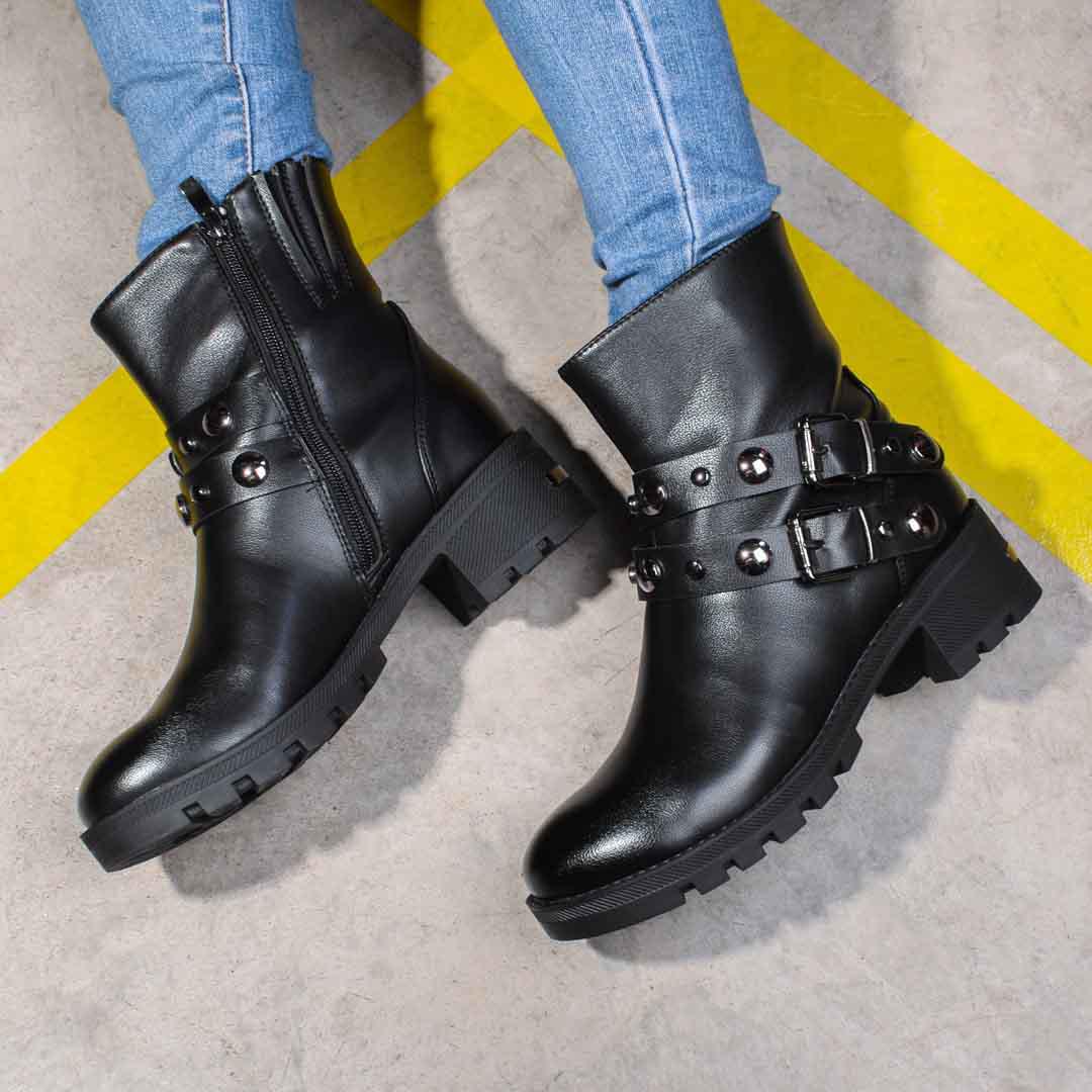 Ботинки женские зимние с ремешками 326709 р. 37 24 см Ботинки женские зимние с ремешками 326709 р. 37 24 см