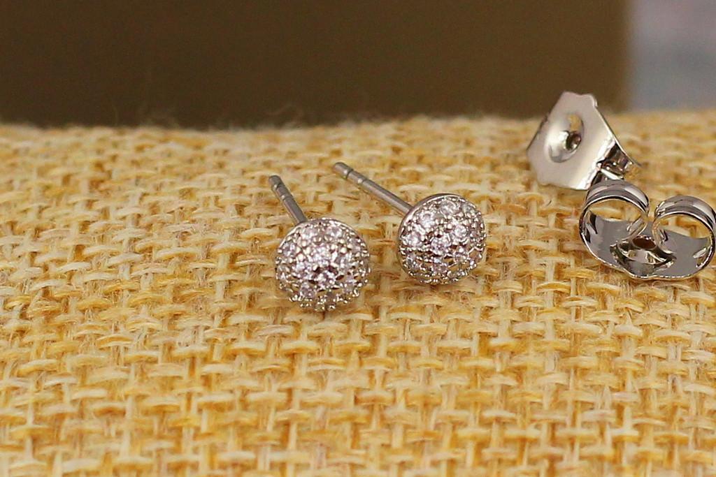 Сережки гвоздики Xuping Jewelry Напівсфера з камінням 5 мм Сріблястий