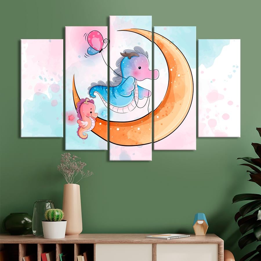 Картина в детскую комнату Морской конёк с мамой на сказочной луне 112x68 см (A1400-5)