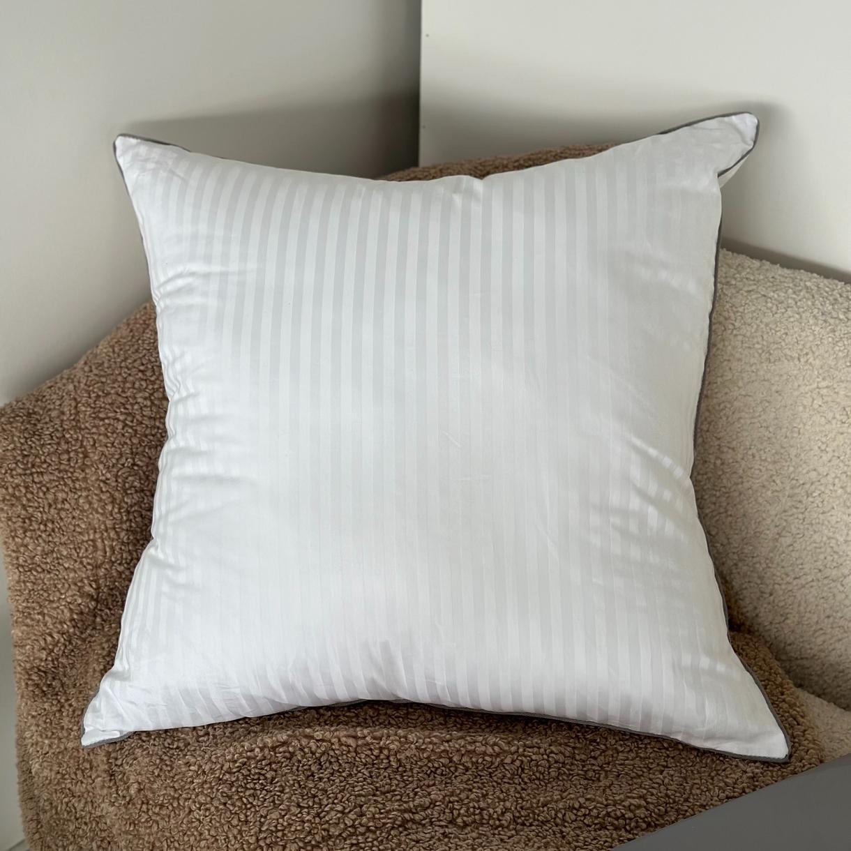 Подушка гипоаллергенная Tendre серый кант прямоугольная 70х70 см